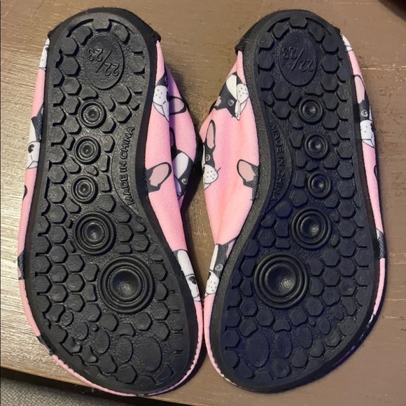 Water shoes - Picture 3 of 3